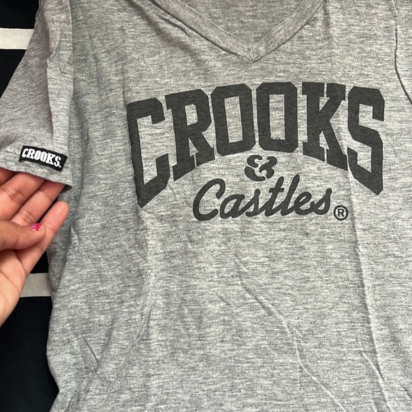 ‼️ Crooks and Castles T-shirt - Picture 2 of 2